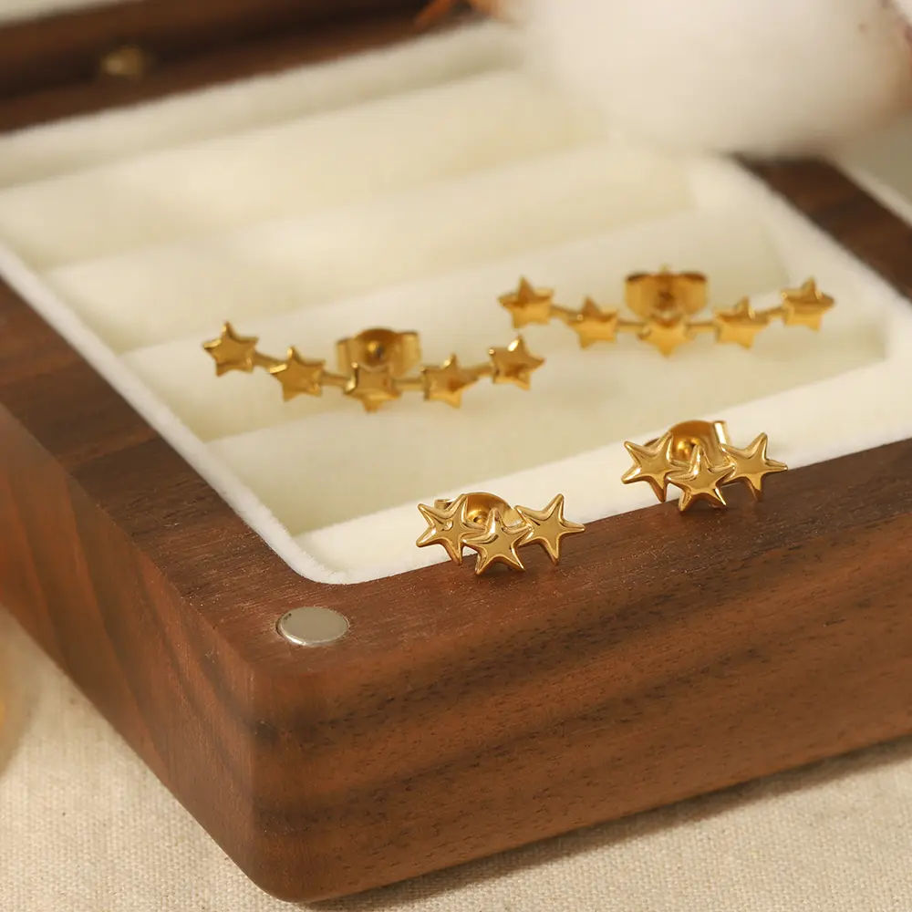 1 par de aretes tipo botón de acero inoxidable chapados en oro de 18 quilates con forma de estrella de estilo simple para mujer h5 